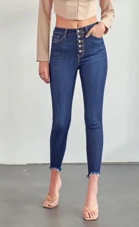 Cassandra Skinny