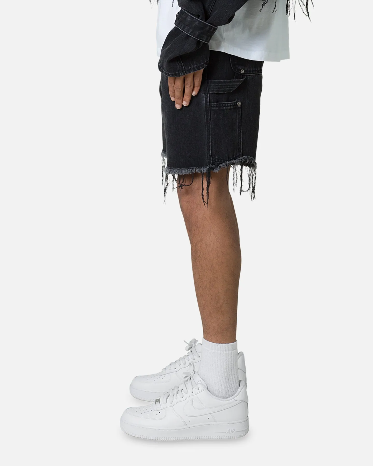 FRAYED DENIM SHORTS