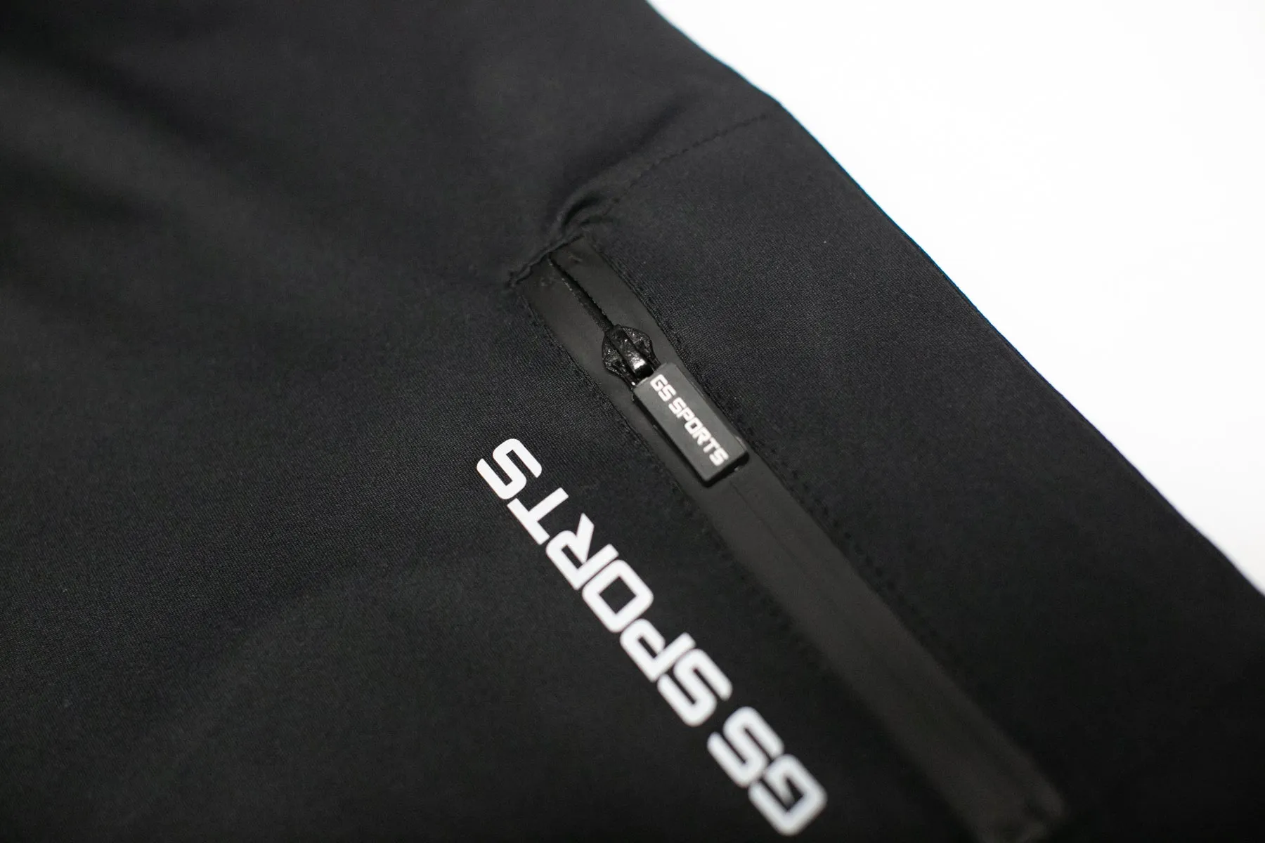 GS Sports Tech Jogger Pants (Short) - Black